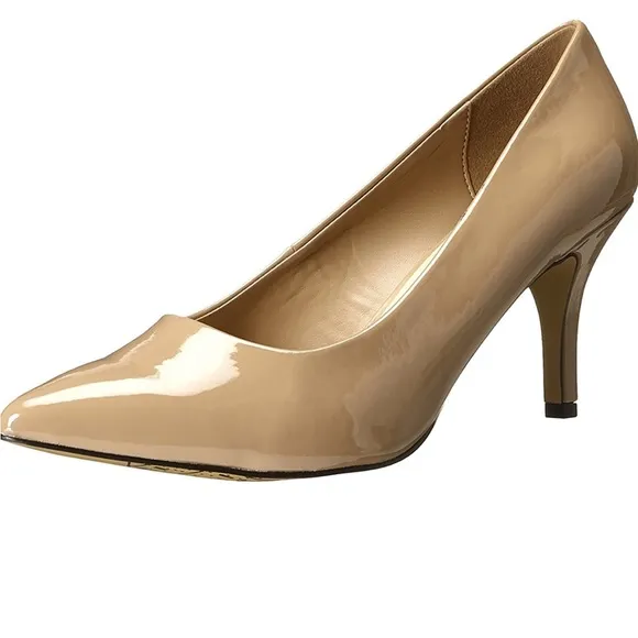 NWT Bella Vita Womens  Nude Patent Define Pump Heel Shoe SIZE 9.5W WIDE