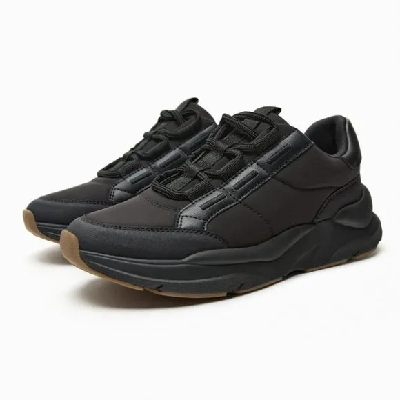 NWT BLACK QUILTED RUNNING SHOES