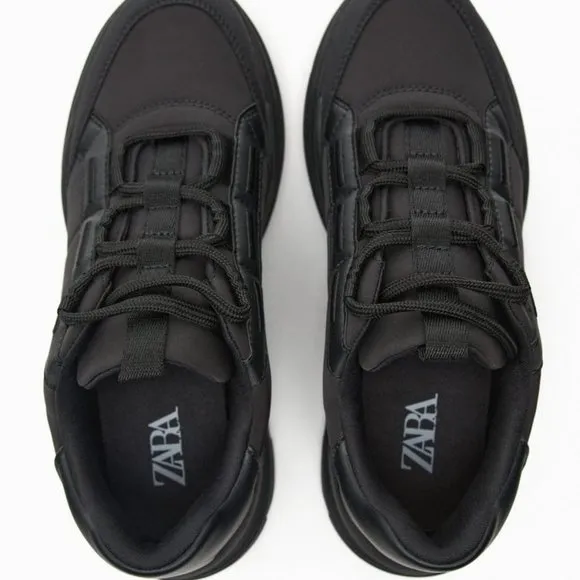 NWT BLACK QUILTED RUNNING SHOES