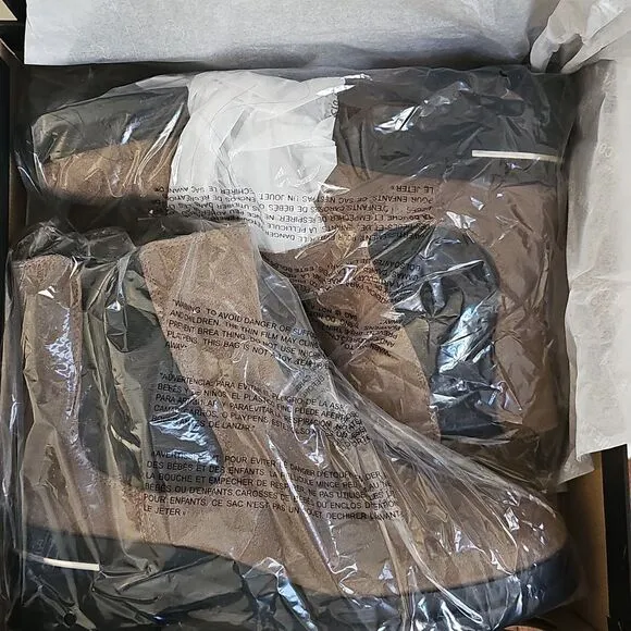 NWT Kenneth New York, Cole Lina 2.0 Chelsea Boot, Dark Taupe, Size 10