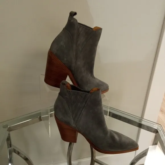 NWT Marc Fisher Women's Grey Suede Ankle Boots 9.5