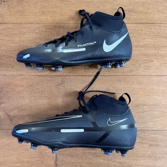 NWT Nike Phantom GT2 Club Dynamic Fit FG Soccer Cleats / Shoes in Black / Silver