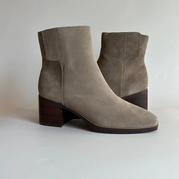 NWT NYDJ Arianna Suede Chelsea Boot Size 8.5 M Taupe with Zipper