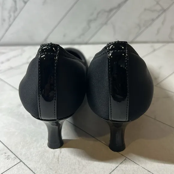 NWT Rockport Womens Total Motion Kaiya Black Pumps Shoe Size 6M
