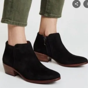 NWT Sam Edelman Petty Ankle Booties in Black Suede Size 6