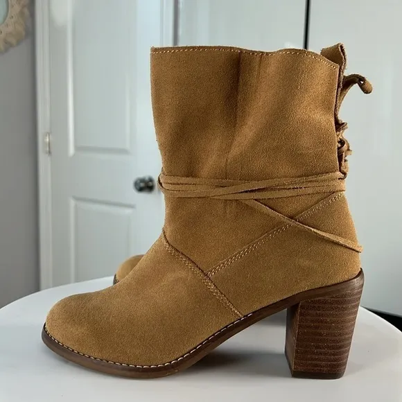 NWT TOMS Mila Leather Suede Tan Heeled Boots Size 6