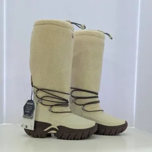 NWT - Women's Hunter Ivory Fleece Tall Waterproof Boots. Size 5