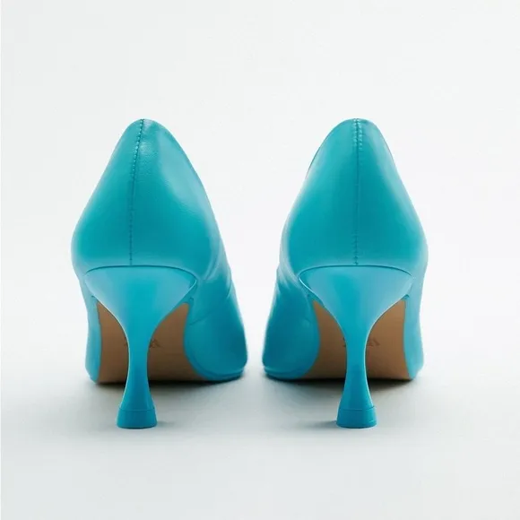 NWT. Zara Blue Leather Heeled Court Shoes. Size 8.