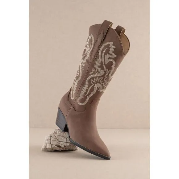 Oasis Society Classic Western Cowgirl Boots Embroidered Navajo Women's 9 Brown