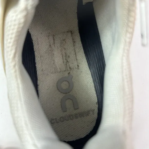 On Cloud Cloudswift Helion Superfoam Glacier White Women’s Running Shoes