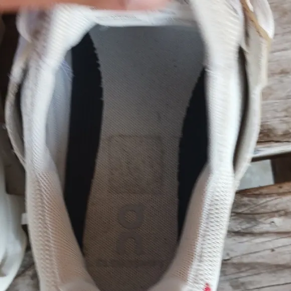 On Running Cream Athletic Shoes Lightweight Performance