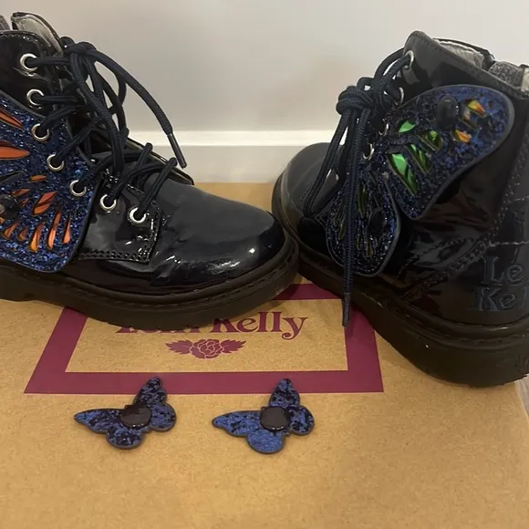 Pattern leather girls boots