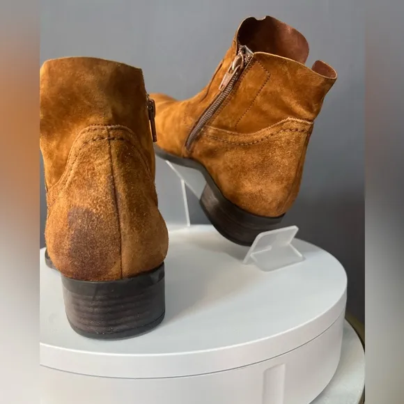 Paul green boston  bootie suede leather. Size 5.5. NWOB