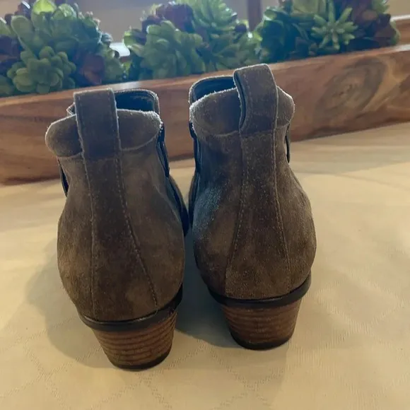 Paul Green Jillian Ankle Bootie suede boots UK women’s 6.5 US women’s size 9 EUC