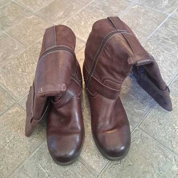 Pikolinos leather knee high boots,