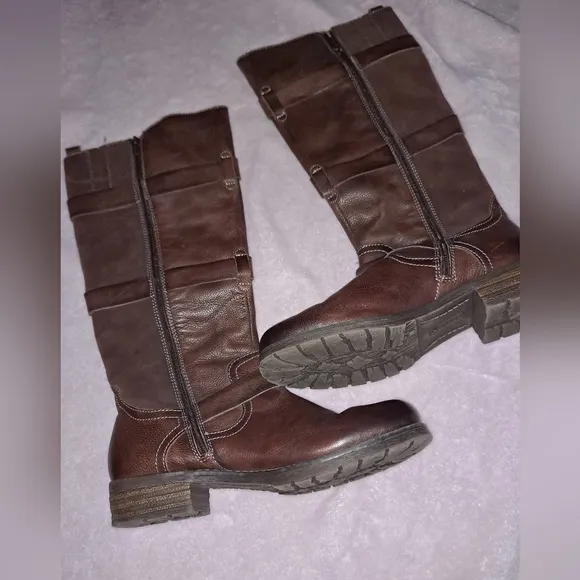 Pikolinos leather knee high boots,