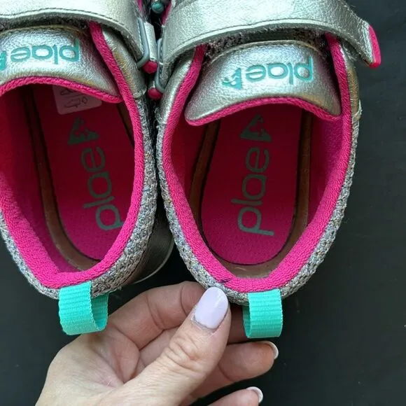 PLAE Ty Hematite Girls Size 4.5 Metallic Silver Pink Laceless Strap Sneakers