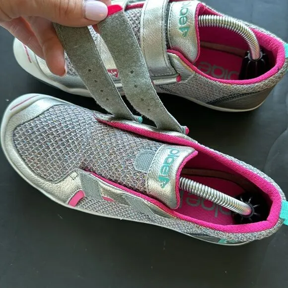 PLAE Ty Hematite Girls Size 4.5 Metallic Silver Pink Laceless Strap Sneakers