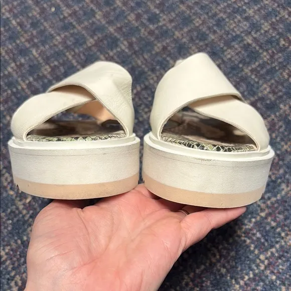 Preloved Agl Cream Sandals with Cross-Strap Design size 38