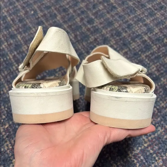 Preloved Agl Cream Sandals with Cross-Strap Design size 38