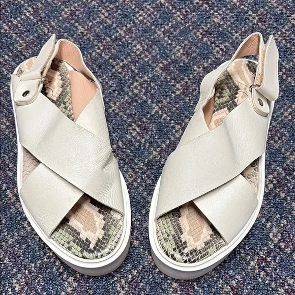 Preloved Agl Cream Sandals with Cross-Strap Design size 38