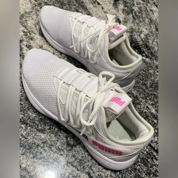 Puma Women’s Vital Star Running/Athletic Tennis Shoes Size 8.5.
