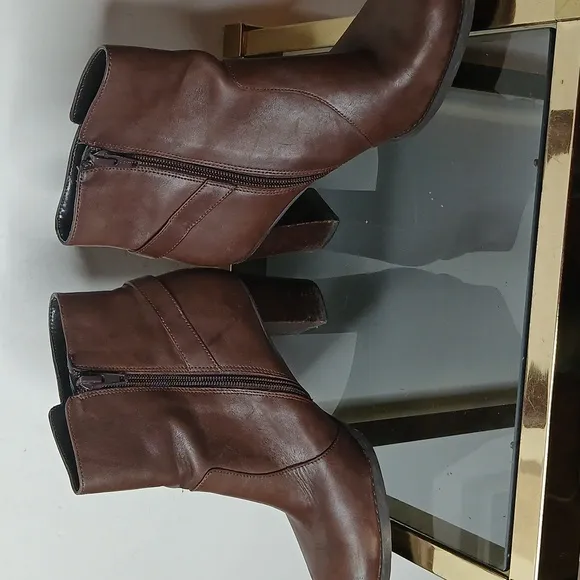 Ralph Lauren brown leather heeled boots size 7.5
