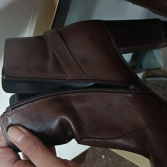 Ralph Lauren brown leather heeled boots size 7.5