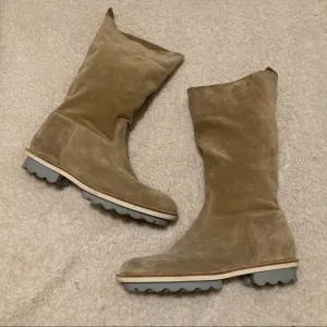 Robert Clergerie tan suede boots