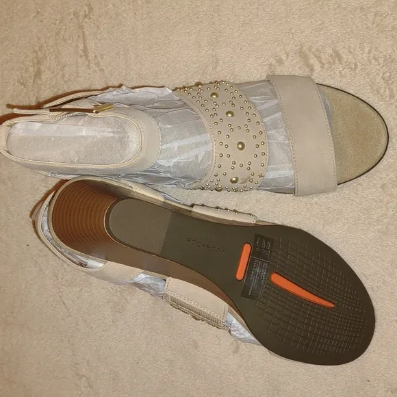 👣ROCKPORT Total Motion Taylor Stud Band Sandals in Nougat🇺🇲 footwear