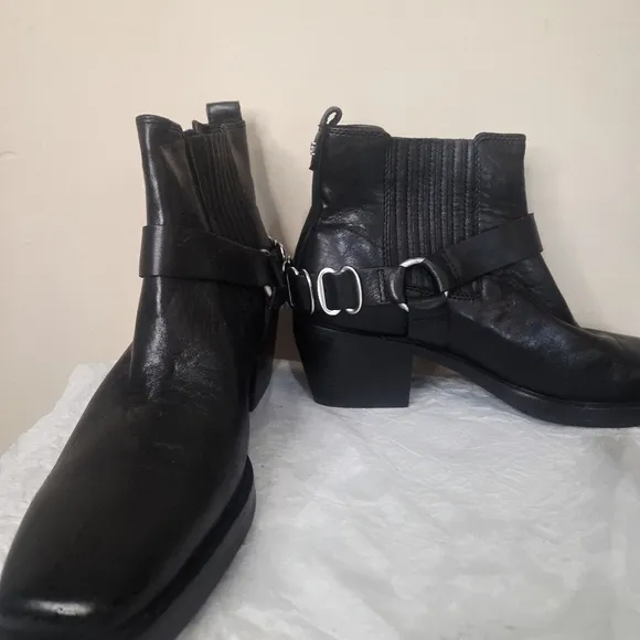 Sam Edelman Black Leather New Size 8.