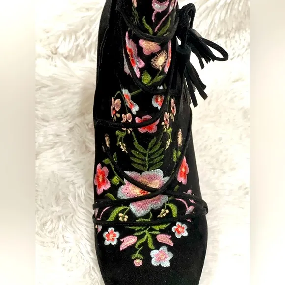 Sam Edelman Winnie Floral Embroidered Suede Black Boots Women’s Size 10