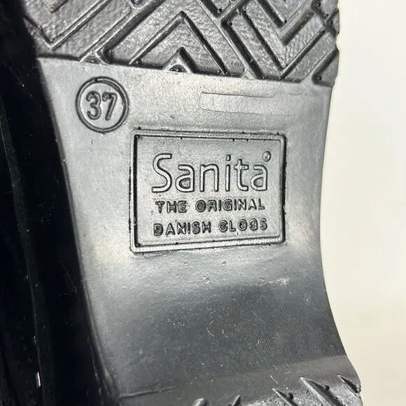 Sanita classic Danish clogs women’s size 7 black pebbled leather slip on shoes