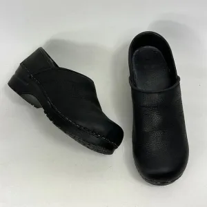 Sanita classic Danish clogs women’s size 7 black pebbled leather slip on shoes