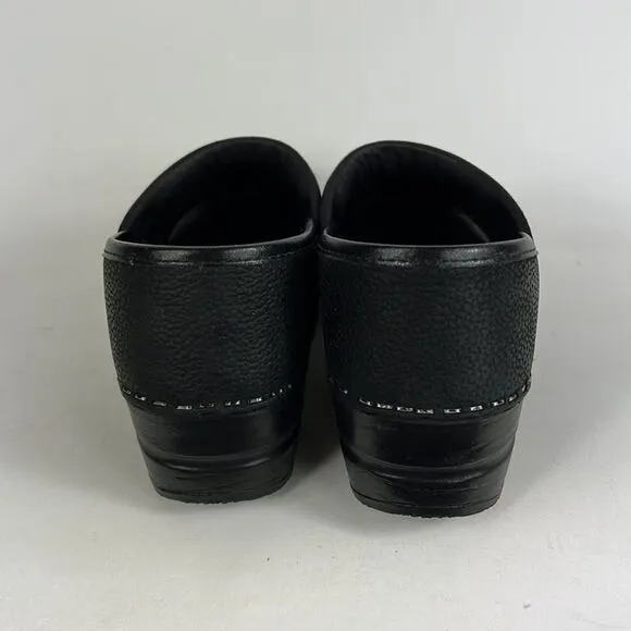 Sanita classic Danish clogs women’s size 7 black pebbled leather slip on shoes