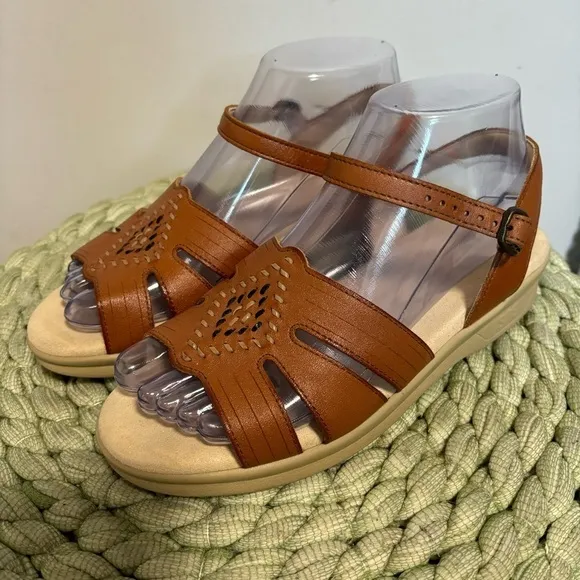 SAS Aztex Brown Leather Huarache Ankle Strap Flat Comfort Sandals WIDE