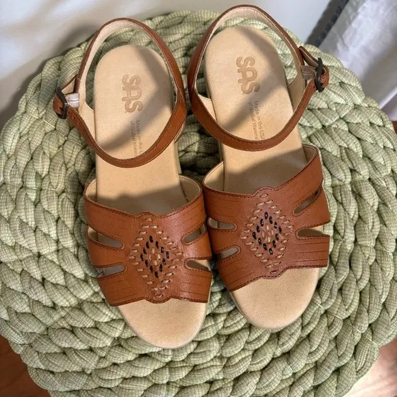 SAS Aztex Brown Leather Huarache Ankle Strap Flat Comfort Sandals WIDE