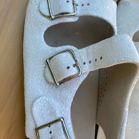 SAS Women's, Relaxed Sandal, Leather, Vanilla, Size 10 ½ Wide