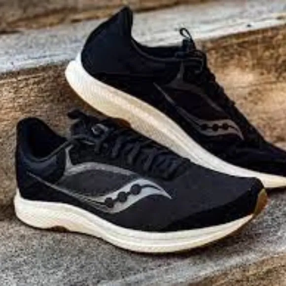 SAUCONY mens size 13 Freedom 5 Black running shoes gym sneakers lightweight new
