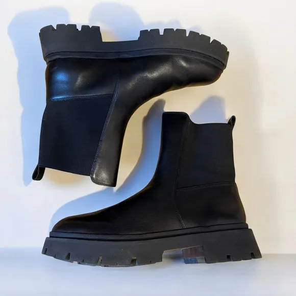 Schutz Billie Black Leather Lug Sole Chelsea Boots Women's Size 10 NEW In Box