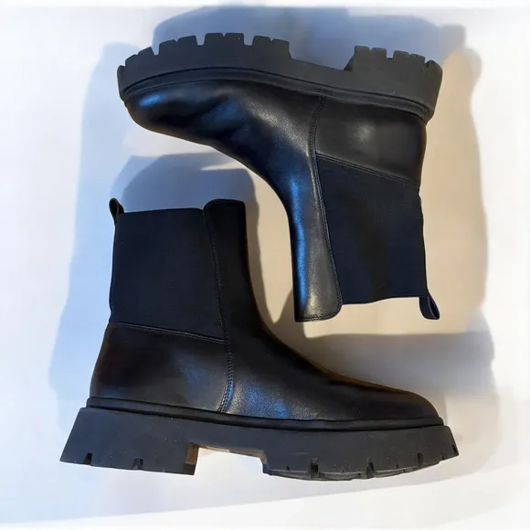 Schutz Billie Black Leather Lug Sole Chelsea Boots Women's Size 10 NEW In Box