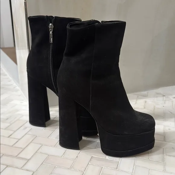 SCHUTZ Selene Casual Nubuck Platform boots