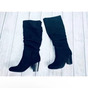 Seychelles black suede heeled slouchy almond toe boots size 9