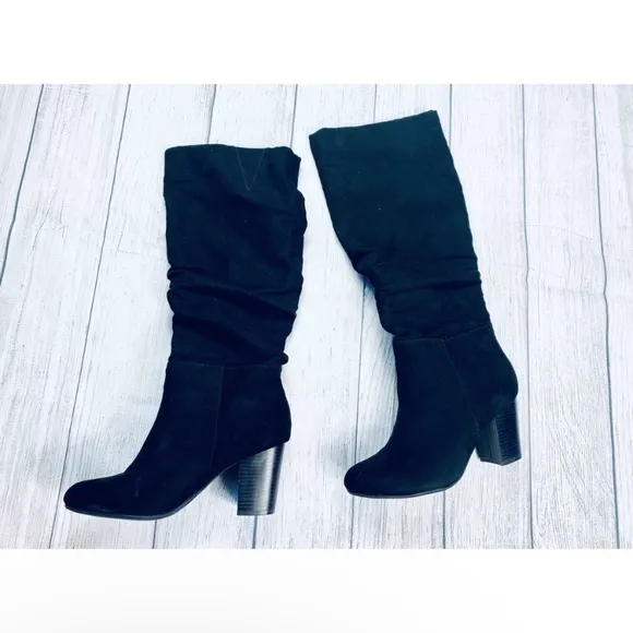 Seychelles black suede heeled slouchy almond toe boots size 9