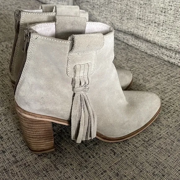 Seychelles Taupe Suede Boots Size 9