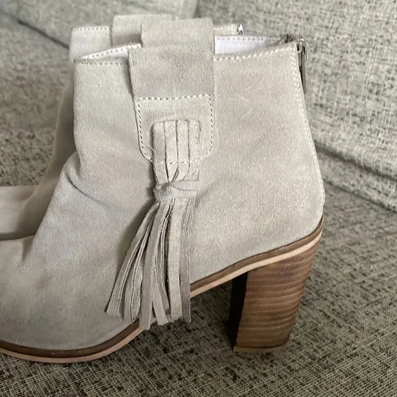 Seychelles Taupe Suede Boots Size 9