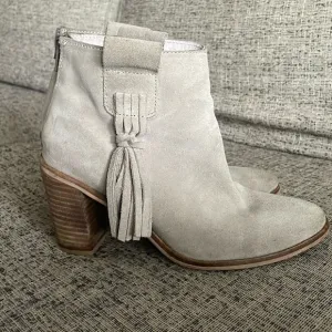 Seychelles Taupe Suede Boots Size 9