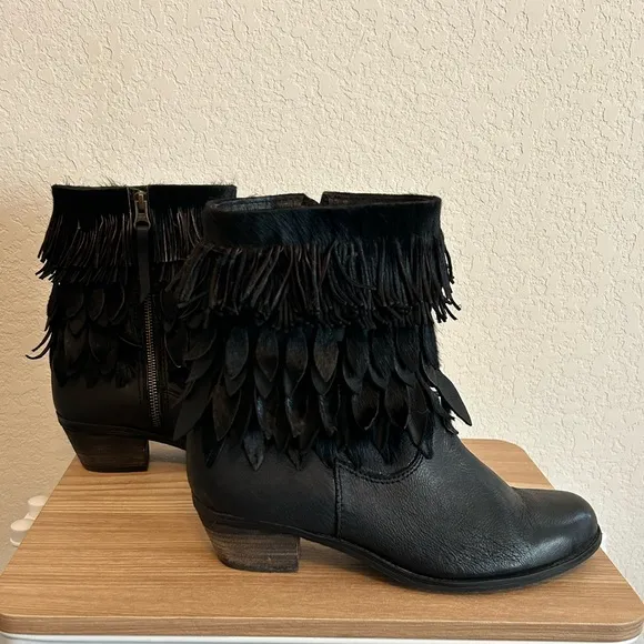 Sheridan Mia Black Leather Boots with Leaf Fringe 10