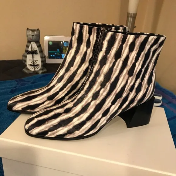 Sigerson Morrison boots !!!FIRM