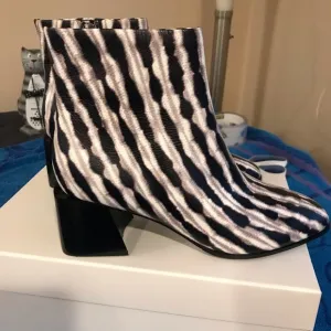 Sigerson Morrison boots !!!FIRM